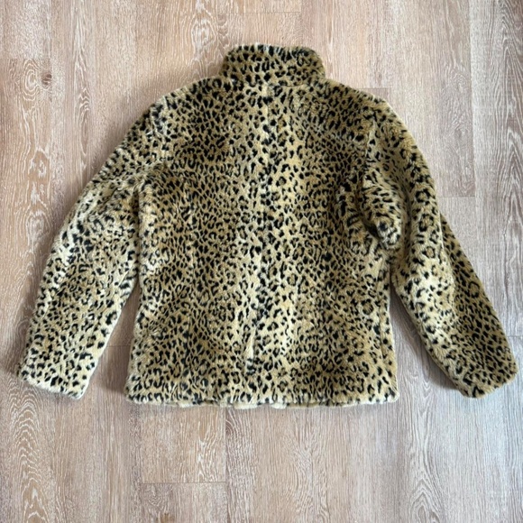 fuzzy women’s leopard or cheetah print zip up jacket - Picture 5 of 5
